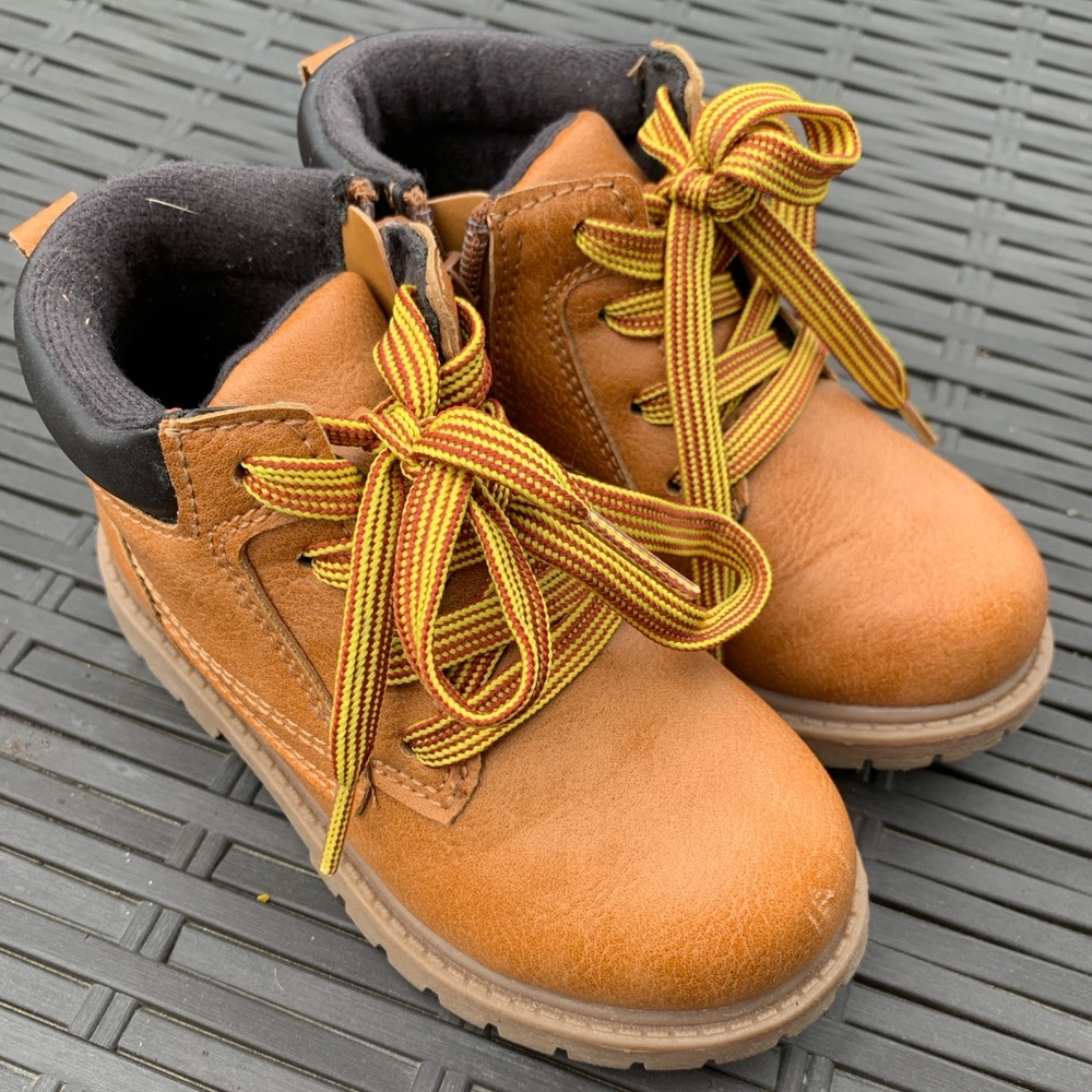 Carter’s Size 10 Toddler Boy Tan Hiking Roy Boots